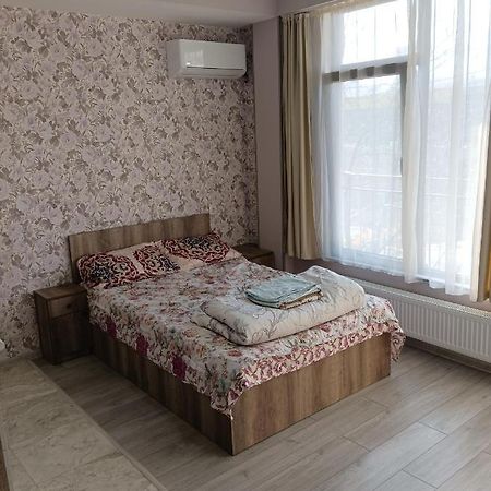 Mary'S Cozy & Lovely Studio On Very Quiet Khosharauli Street Тбилиси Екстериор снимка
