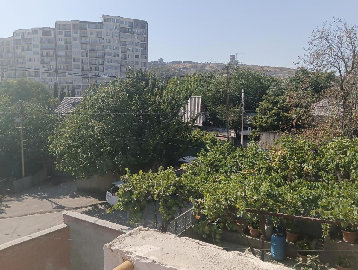 Mary'S Cozy & Lovely Studio On Very Quiet Khosharauli Street Тбилиси Екстериор снимка