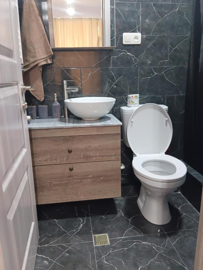 Mary'S Cozy & Lovely Studio On Very Quiet Khosharauli Street Тбилиси Екстериор снимка