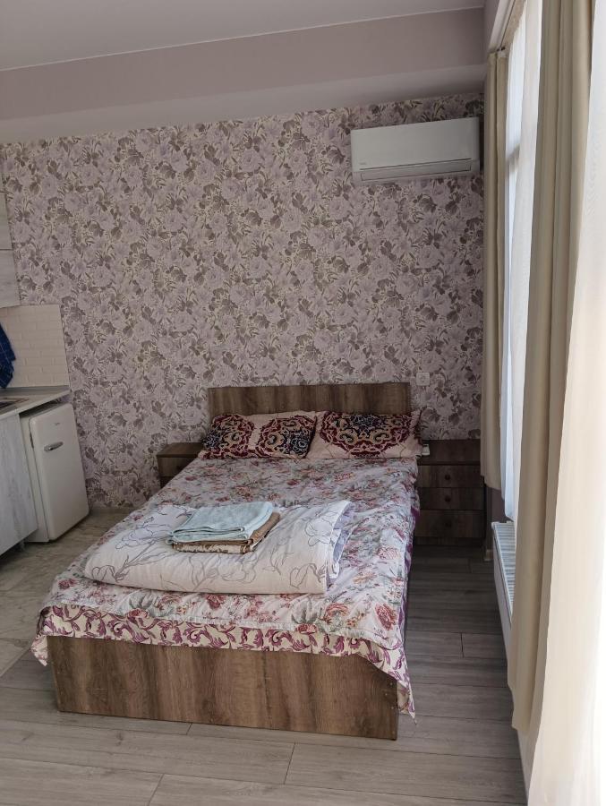 Mary'S Cozy & Lovely Studio On Very Quiet Khosharauli Street Тбилиси Екстериор снимка
