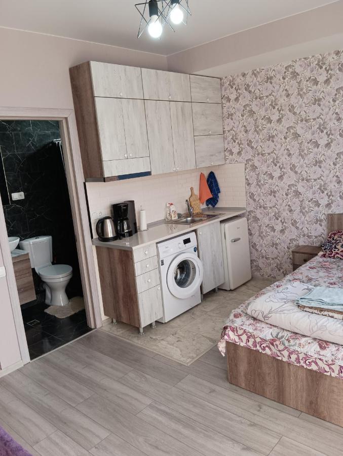 Mary'S Cozy & Lovely Studio On Very Quiet Khosharauli Street Тбилиси Екстериор снимка