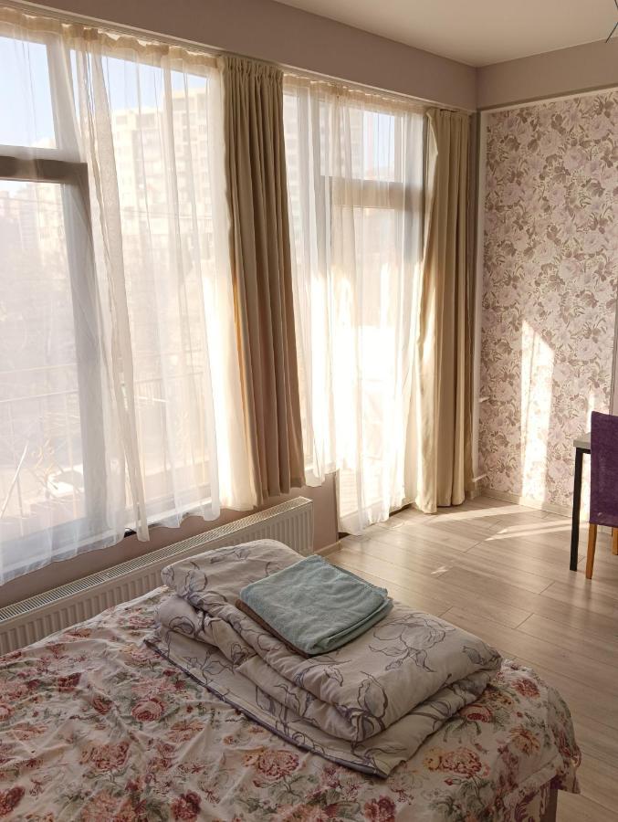 Mary'S Cozy & Lovely Studio On Very Quiet Khosharauli Street Тбилиси Екстериор снимка